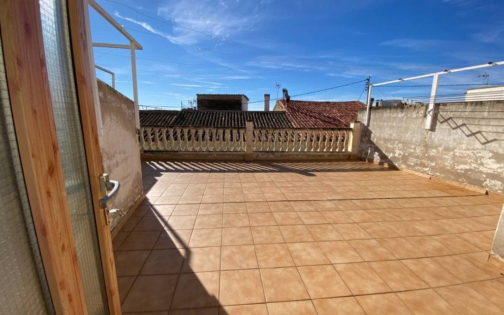 5 soverom Hus til salgs i Sax med svømmebasseng garasje - € 175 000 (Ref: 9348794)