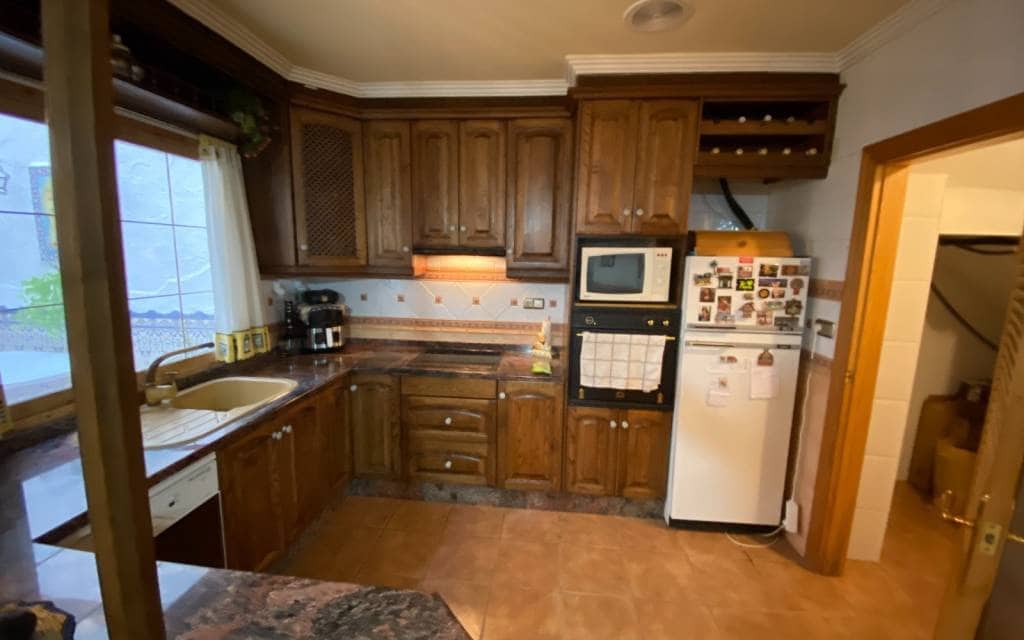 5 soverom Hus til salgs i Sax med svømmebasseng garasje - € 175 000 (Ref: 9348794)