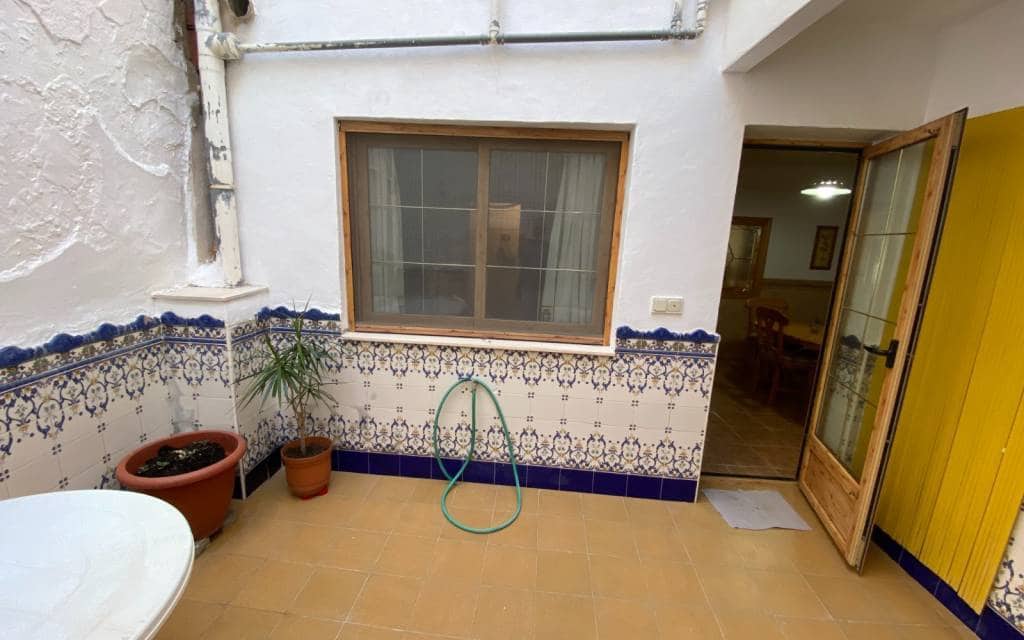 5 soverom Hus til salgs i Sax med svømmebasseng garasje - € 175 000 (Ref: 9348794)