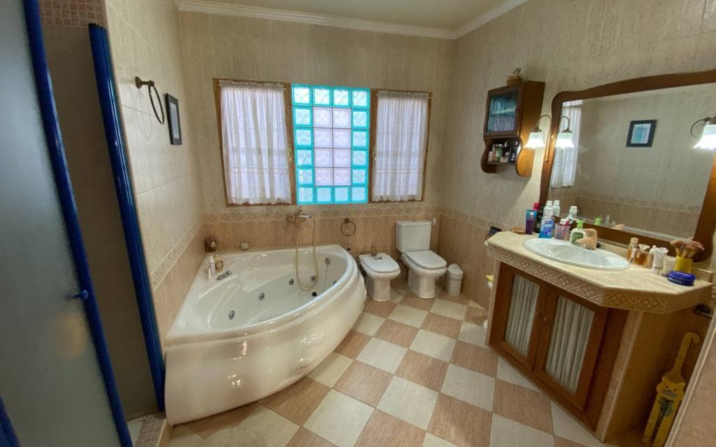 5 soverom Hus til salgs i Sax med svømmebasseng garasje - € 175 000 (Ref: 9348794)