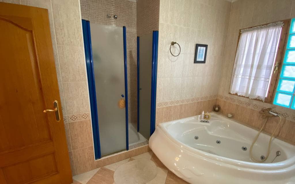 5 soverom Hus til salgs i Sax med svømmebasseng garasje - € 175 000 (Ref: 9348794)