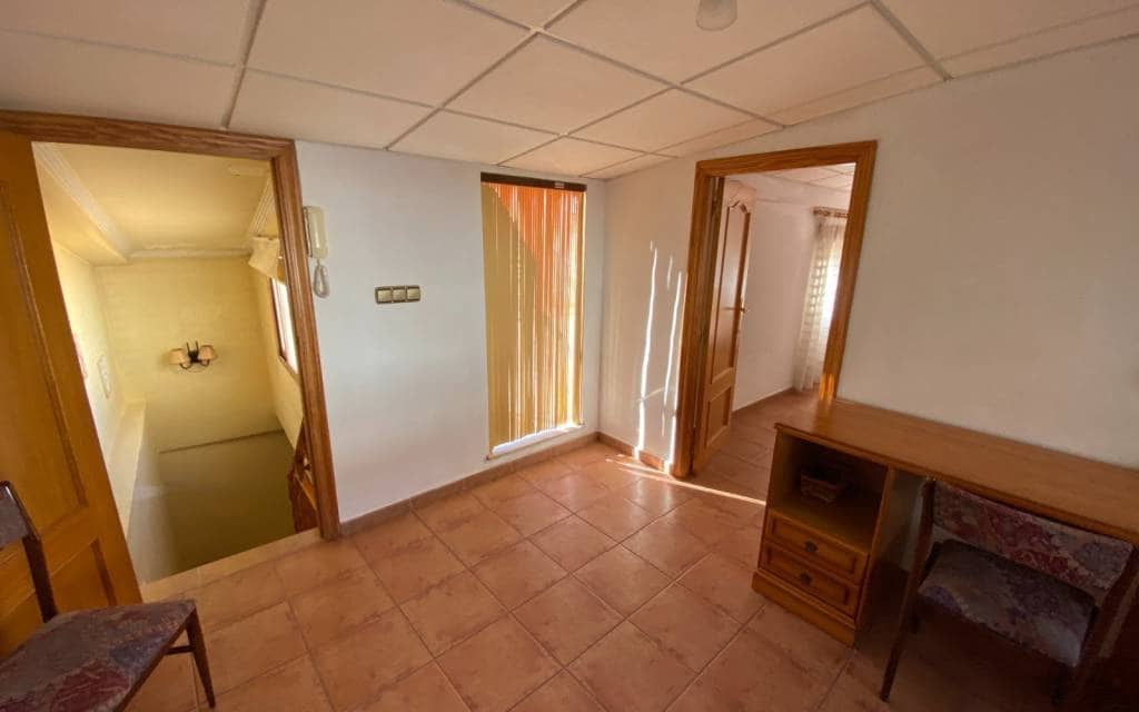 5 soverom Hus til salgs i Sax med svømmebasseng garasje - € 175 000 (Ref: 9348794)