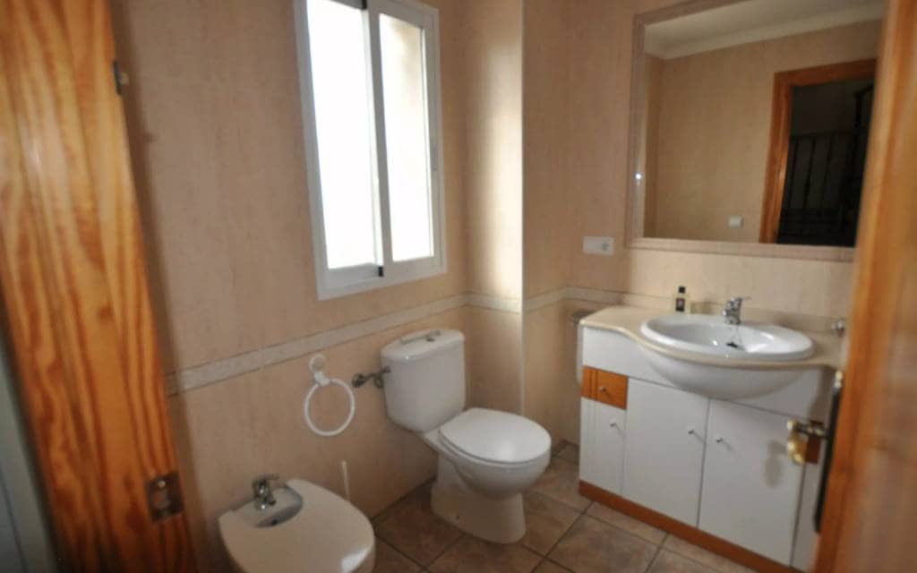 3 slaapkamer Villa te koop in Salinas met garage - € 220.000 (Ref: 9357860)