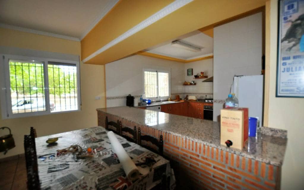 3 slaapkamer Villa te koop in Salinas met garage - € 220.000 (Ref: 9357860)