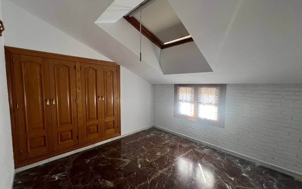 4 soverom Hus til salgs i Sax med garasje - € 249 000 (Ref: 9379726)