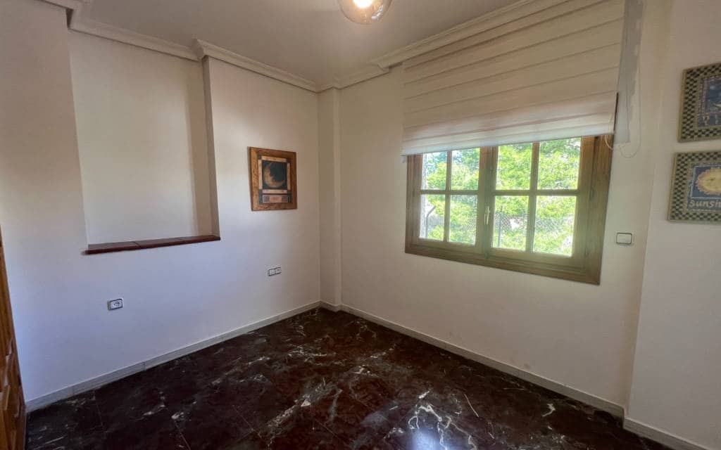 4 soverom Hus til salgs i Sax med garasje - € 249 000 (Ref: 9379726)