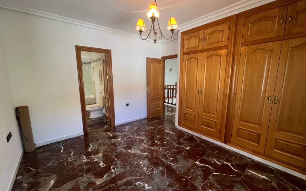 4 soverom Hus til salgs i Sax med garasje - € 249 000 (Ref: 9379726)