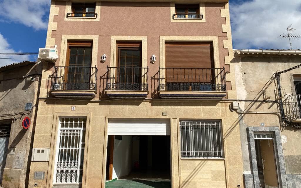 4 soverom Hus til salgs i Sax med garasje - € 249 000 (Ref: 9379726)