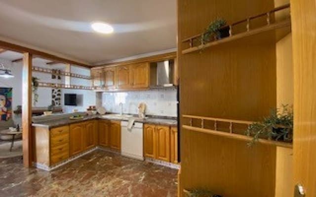 4 sypialnia Dom na sprzedaż w Sax z garażem - 249 000 € (Ref: 9379726)