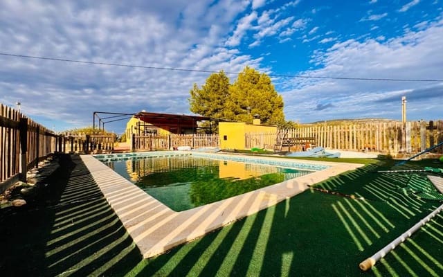 3 soveværelse Villa til salg i Monóvar / Monóver med swimmingpool garage - € 185.000 (Ref: 9383543)