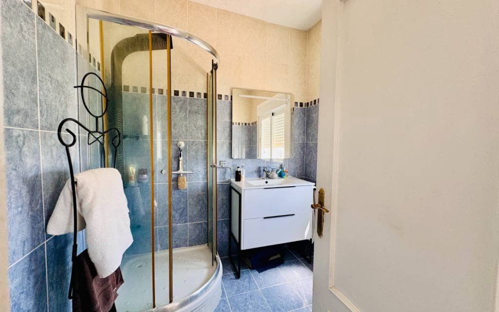 4 bedroom Villa for sale in Aspe with pool - € 395,000 (Ref: 9383545)