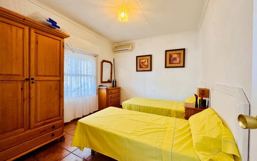 4 bedroom Villa for sale in Aspe with pool - € 395,000 (Ref: 9383545)