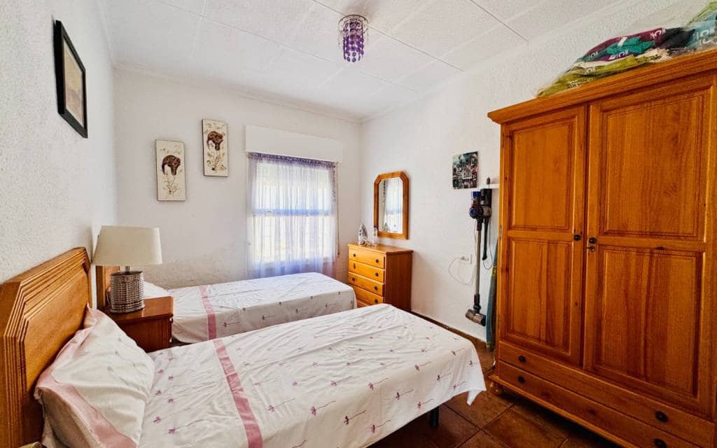 4 bedroom Villa for sale in Aspe with pool - € 395,000 (Ref: 9383545)