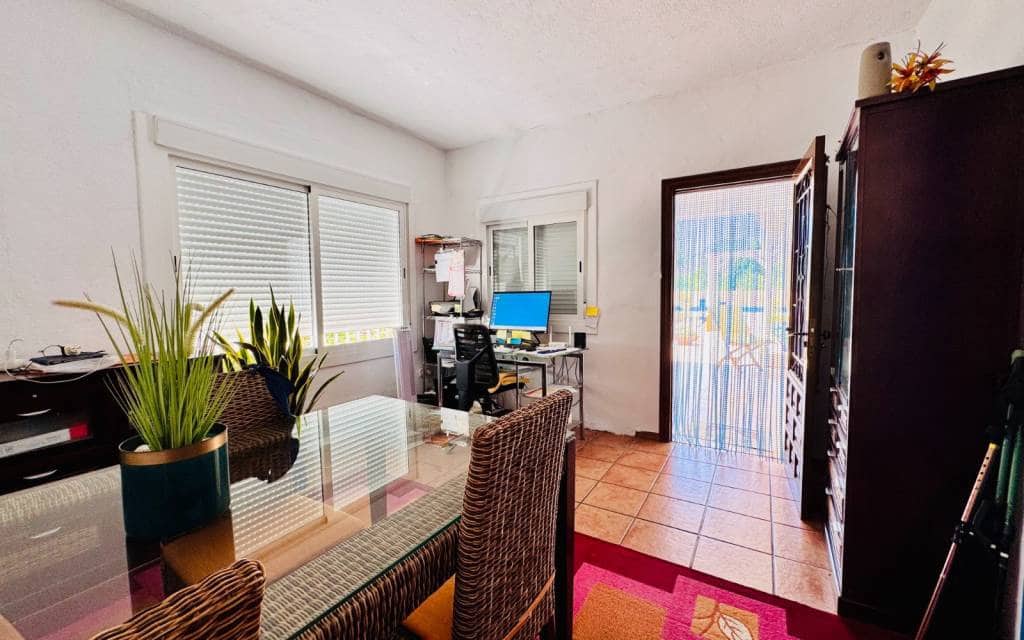 4 bedroom Villa for sale in Aspe with pool - € 395,000 (Ref: 9383545)