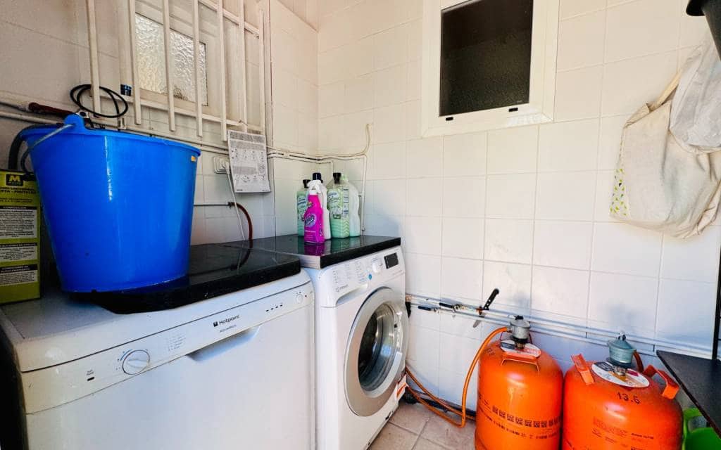 4 bedroom Villa for sale in Aspe with pool - € 395,000 (Ref: 9383545)