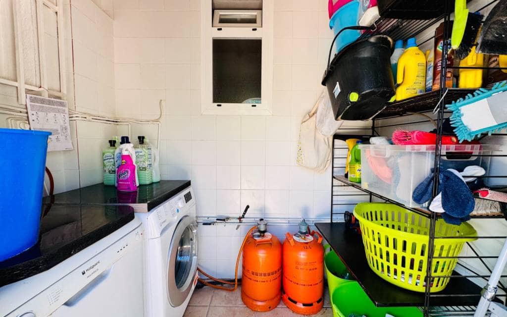 4 bedroom Villa for sale in Aspe with pool - € 395,000 (Ref: 9383545)