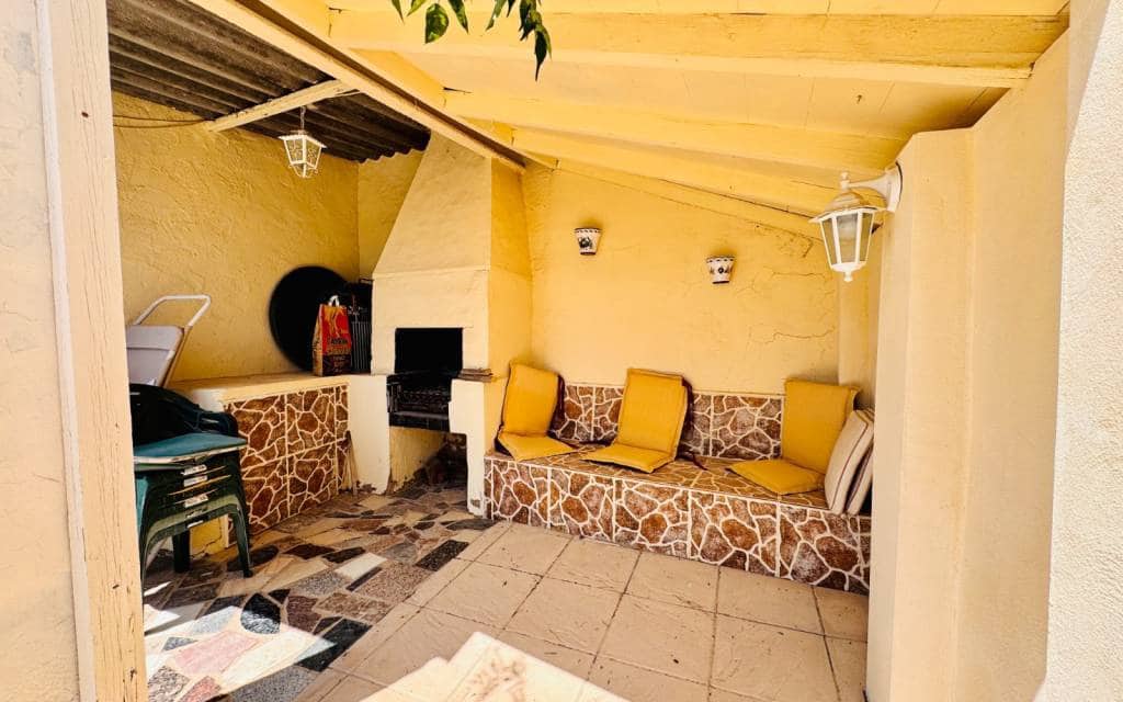 4 bedroom Villa for sale in Aspe with pool - € 395,000 (Ref: 9383545)