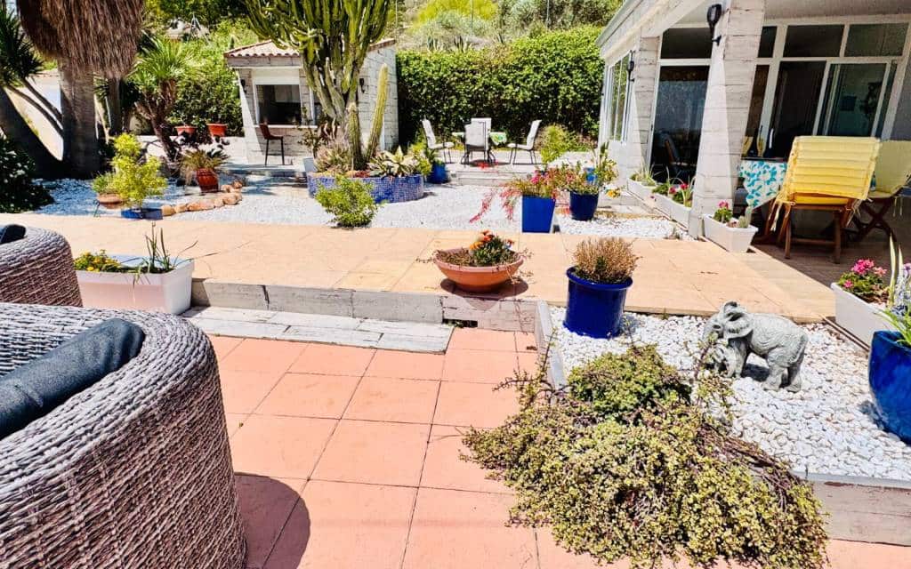 4 bedroom Villa for sale in Aspe with pool - € 395,000 (Ref: 9383545)