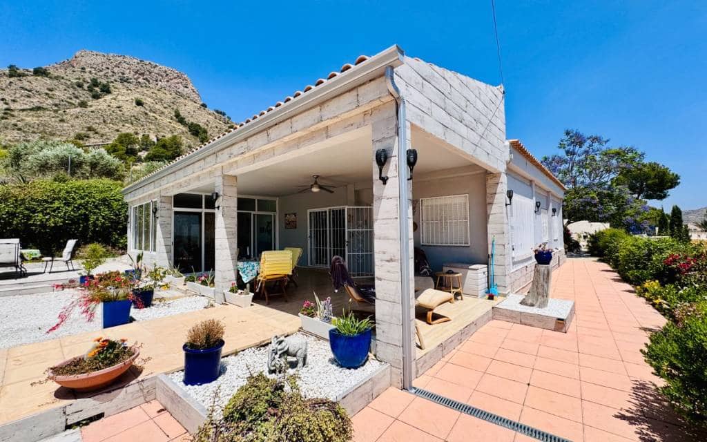 4 bedroom Villa for sale in Aspe with pool - € 395,000 (Ref: 9383545)