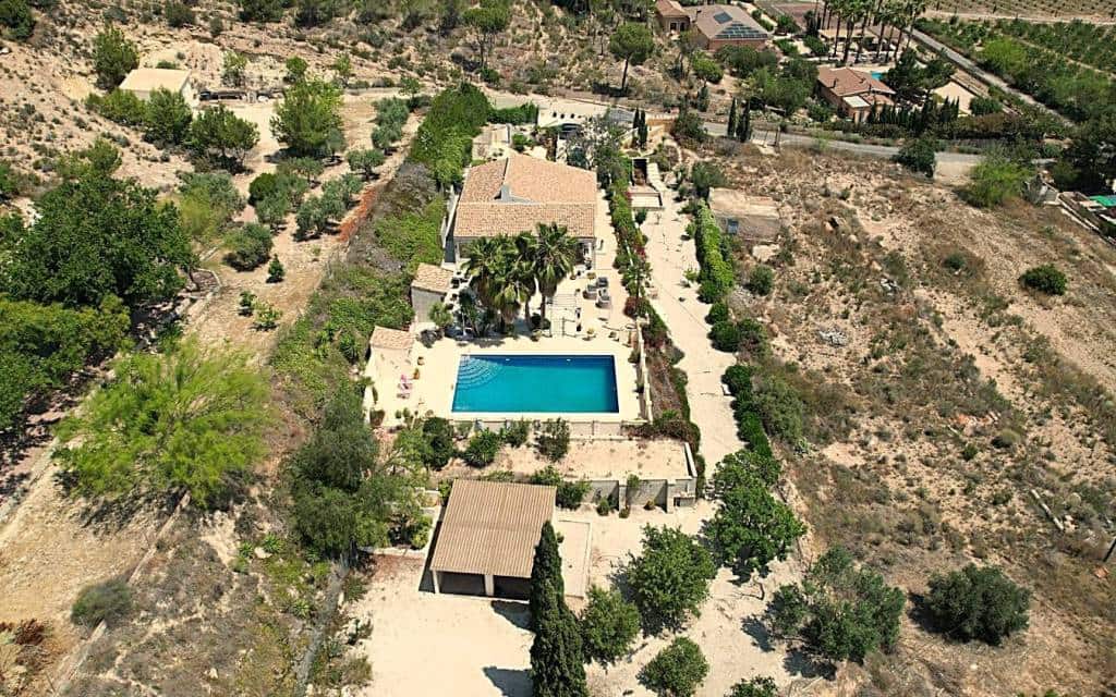 4 bedroom Villa for sale in Aspe with pool - € 395,000 (Ref: 9383545)