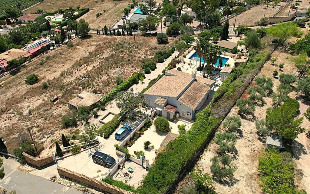 4 bedroom Villa for sale in Aspe with pool - € 395,000 (Ref: 9383545)