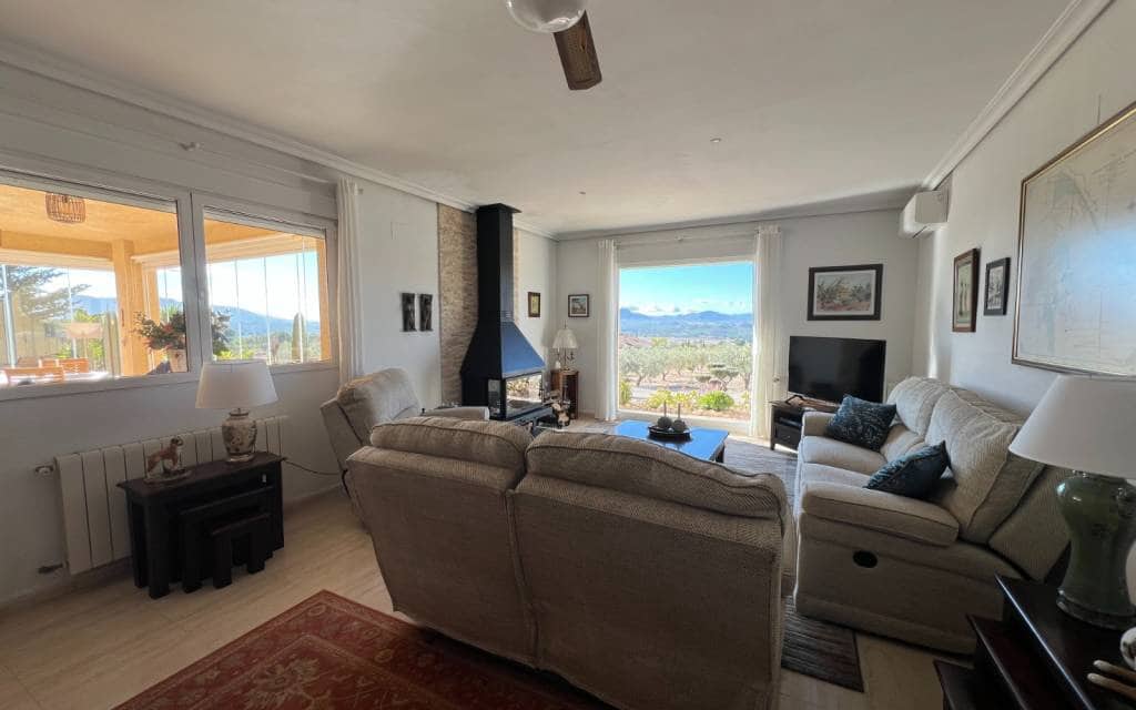 3 soverom Villa til salgs i Sax med svømmebasseng garasje - € 399 995 (Ref: 9402559)