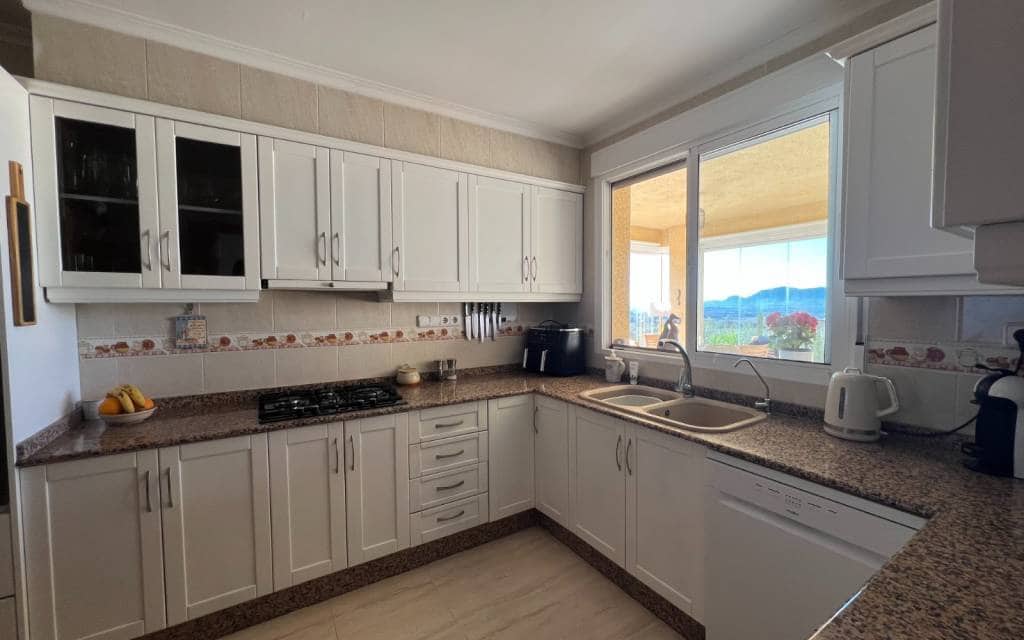 3 soverom Villa til salgs i Sax med svømmebasseng garasje - € 399 995 (Ref: 9402559)