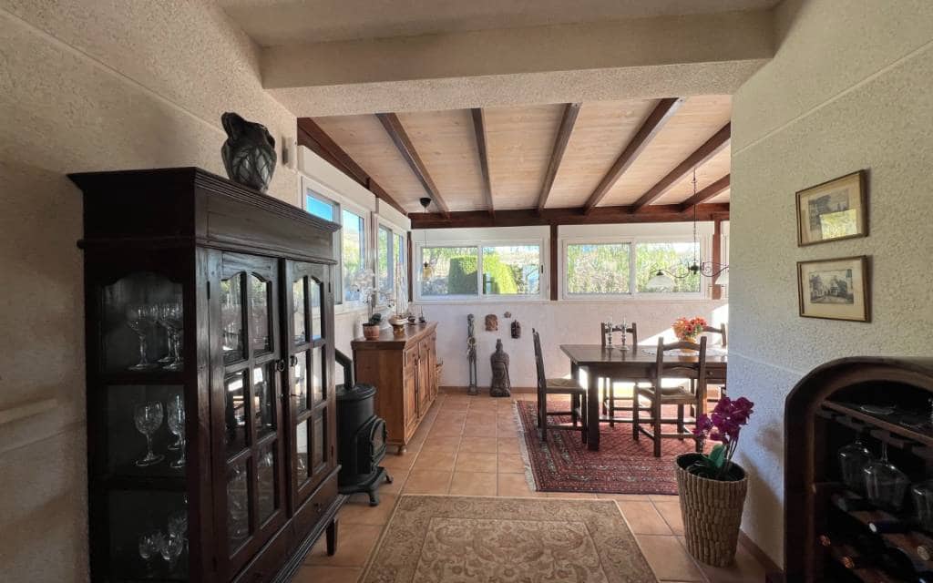 3 soverom Villa til salgs i Sax med svømmebasseng garasje - € 399 995 (Ref: 9402559)