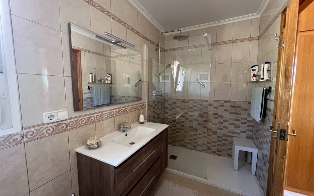 3 soverom Villa til salgs i Sax med svømmebasseng garasje - € 399 995 (Ref: 9402559)