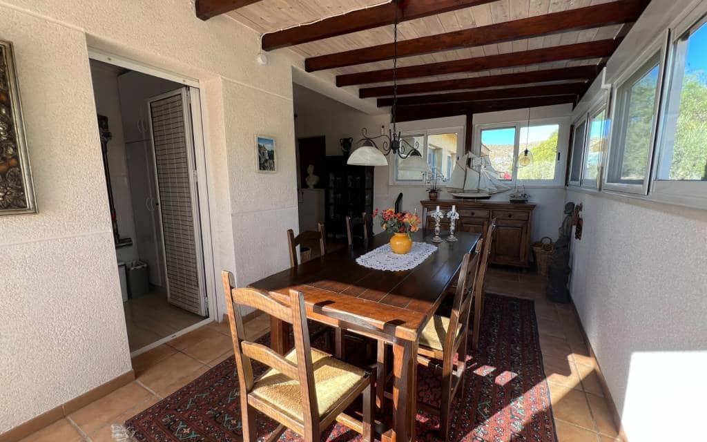 3 soverom Villa til salgs i Sax med svømmebasseng garasje - € 399 995 (Ref: 9402559)