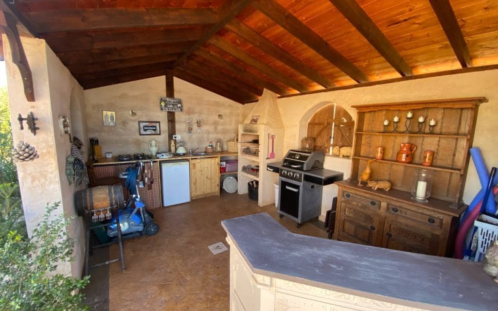 3 soverom Villa til salgs i Sax med svømmebasseng garasje - € 399 995 (Ref: 9402559)