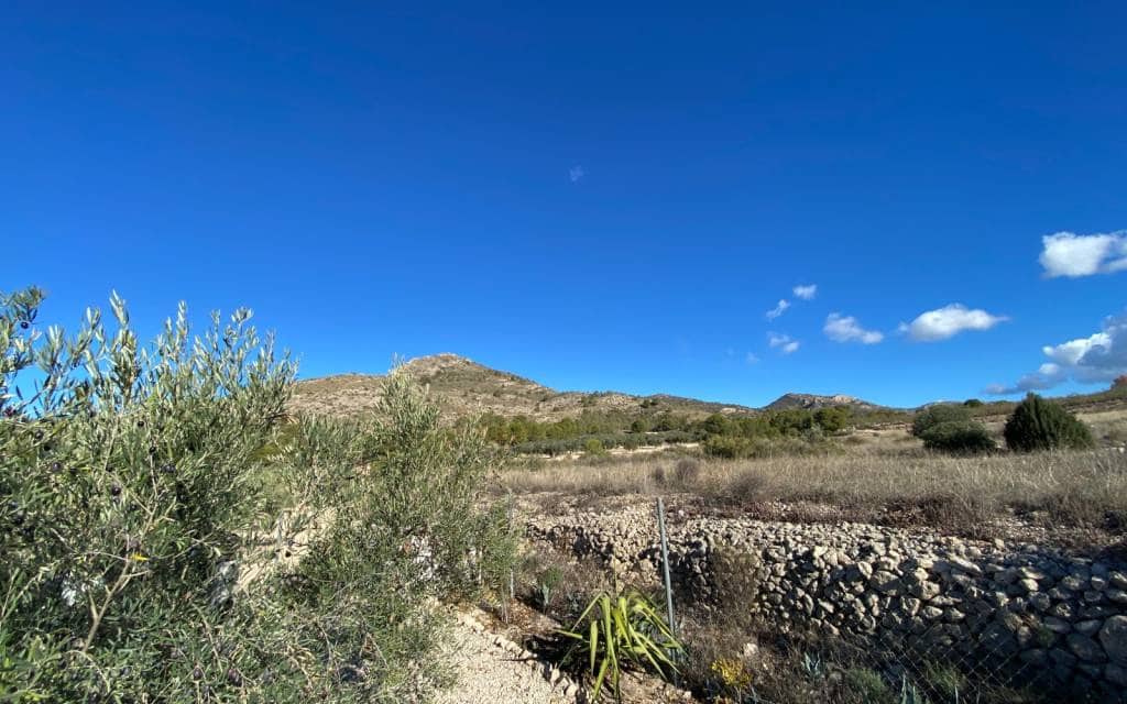 3 soverom Villa til salgs i Sax med svømmebasseng garasje - € 399 995 (Ref: 9402559)