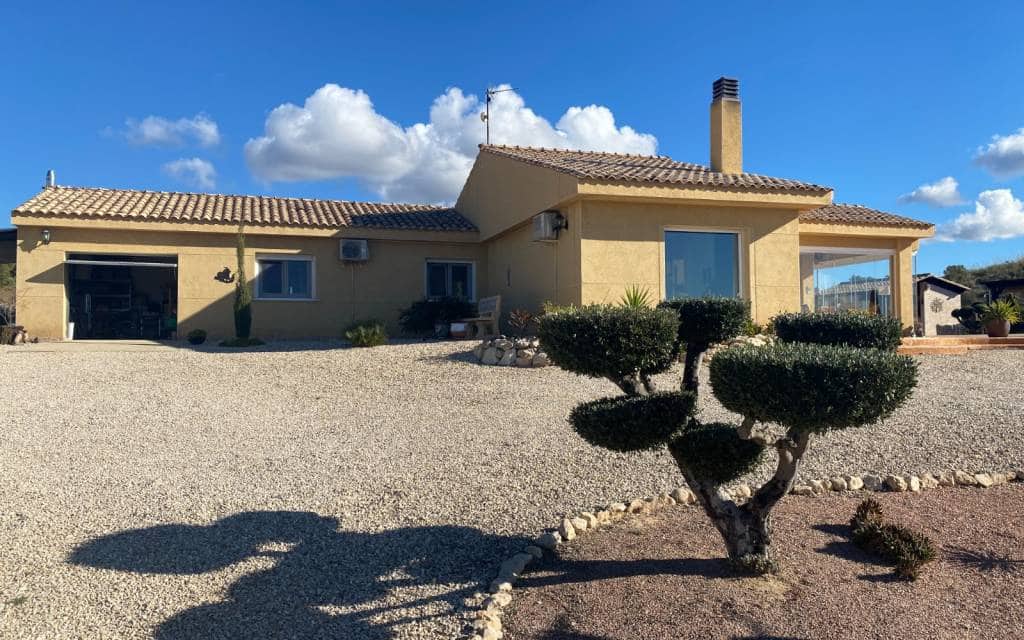 3 soverom Villa til salgs i Sax med svømmebasseng garasje - € 399 995 (Ref: 9402559)