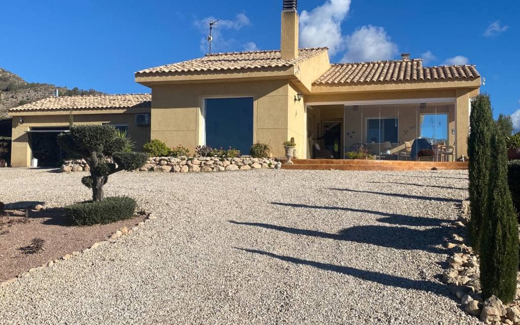 3 soverom Villa til salgs i Sax med svømmebasseng garasje - € 399 995 (Ref: 9402559)