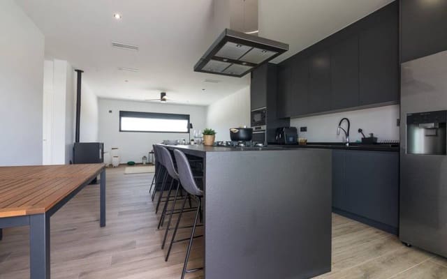 Chalet de 3 habitaciones en Aspe en venta con piscina - 287.000 € (Ref: 9426201)