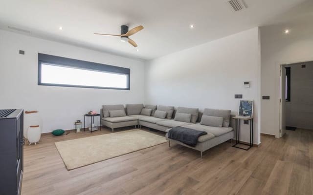 Chalet de 3 habitaciones en Aspe en venta con piscina - 287.000 € (Ref: 9426201)