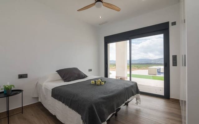 Chalet de 3 habitaciones en Aspe en venta con piscina - 287.000 € (Ref: 9426201)