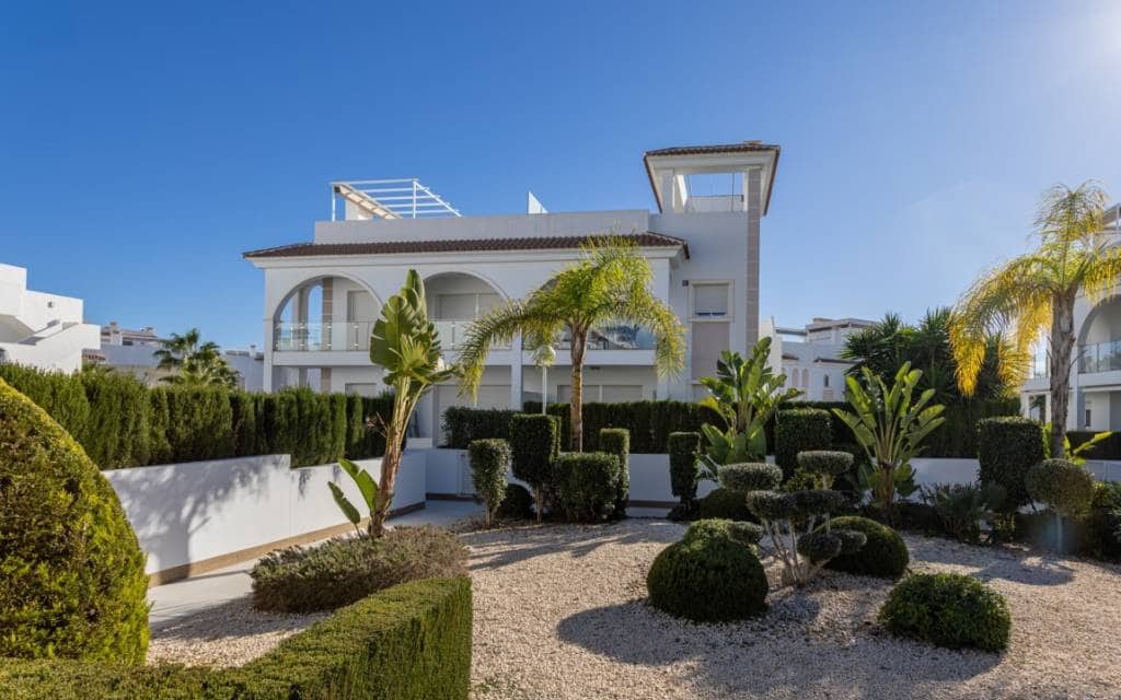 2 makuuhuone Kattohuoneisto myytävänä paikassa Ciudad Quesada mukana uima-altaan - 299 995 € (Ref: 9453521)