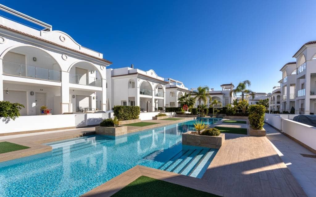 2 makuuhuone Kattohuoneisto myytävänä paikassa Ciudad Quesada mukana uima-altaan - 299 995 € (Ref: 9453521)