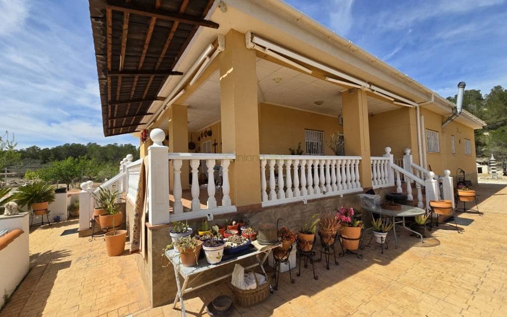 4 bedroom Villa for sale in Sax with pool garage - € 499,995 (Ref: 9465915)