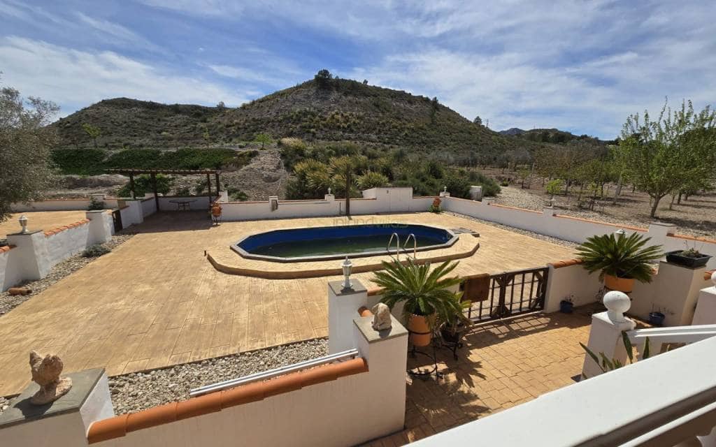 4 bedroom Villa for sale in Sax with pool garage - € 499,995 (Ref: 9465915)