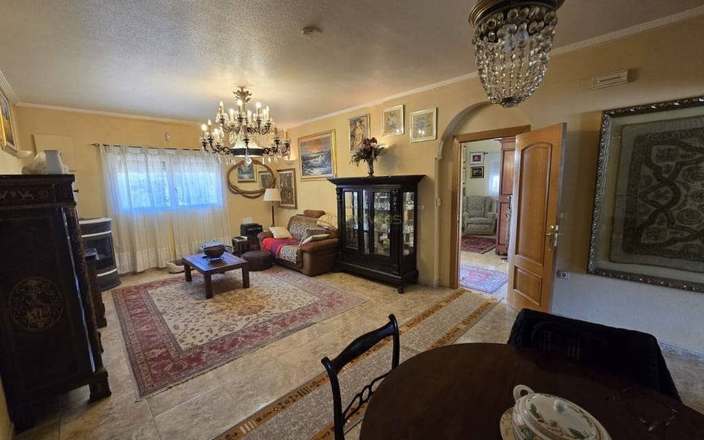 4 bedroom Villa for sale in Sax with pool garage - € 499,995 (Ref: 9465915)