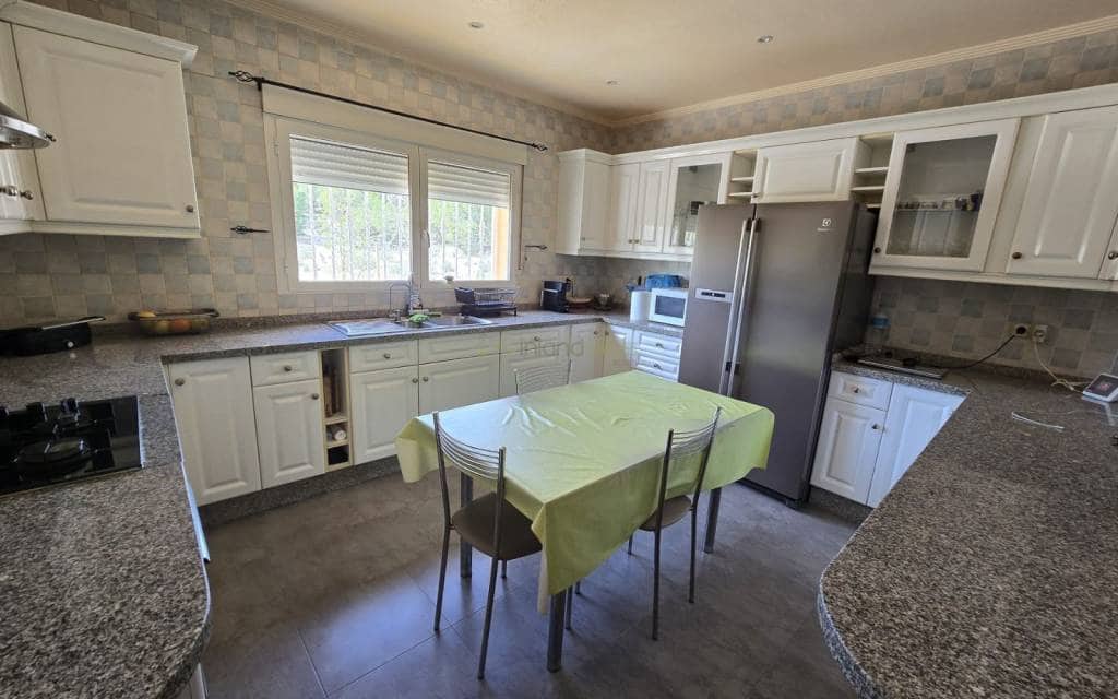 4 bedroom Villa for sale in Sax with pool garage - € 499,995 (Ref: 9465915)