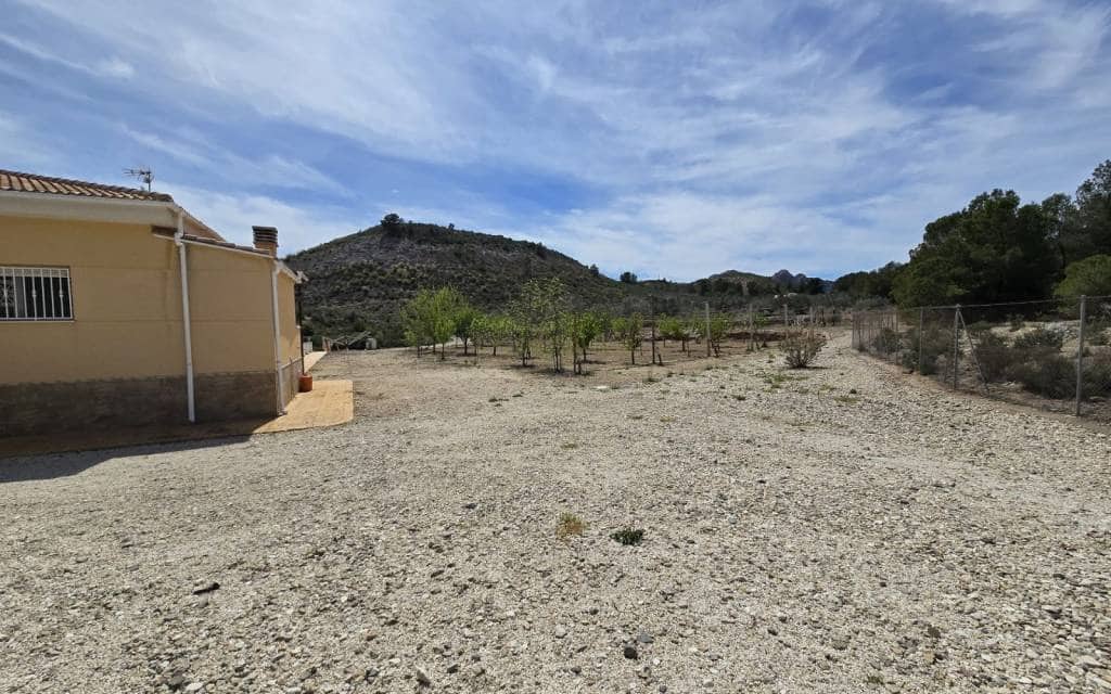 4 bedroom Villa for sale in Sax with pool garage - € 499,995 (Ref: 9465915)