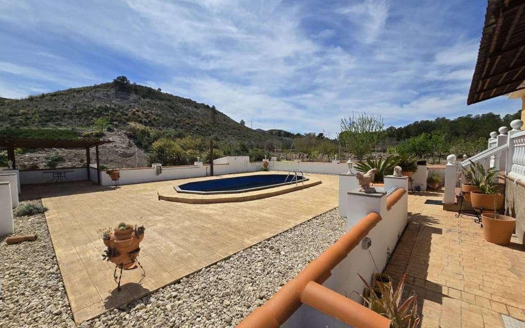 4 bedroom Villa for sale in Sax with pool garage - € 499,995 (Ref: 9465915)