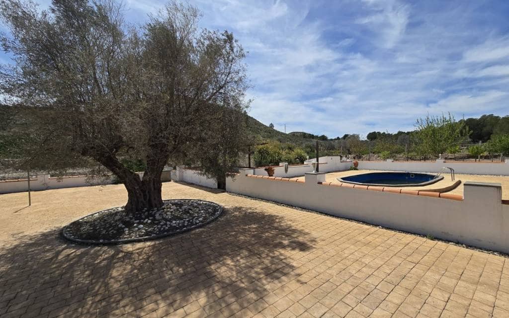 4 bedroom Villa for sale in Sax with pool garage - € 499,995 (Ref: 9465915)