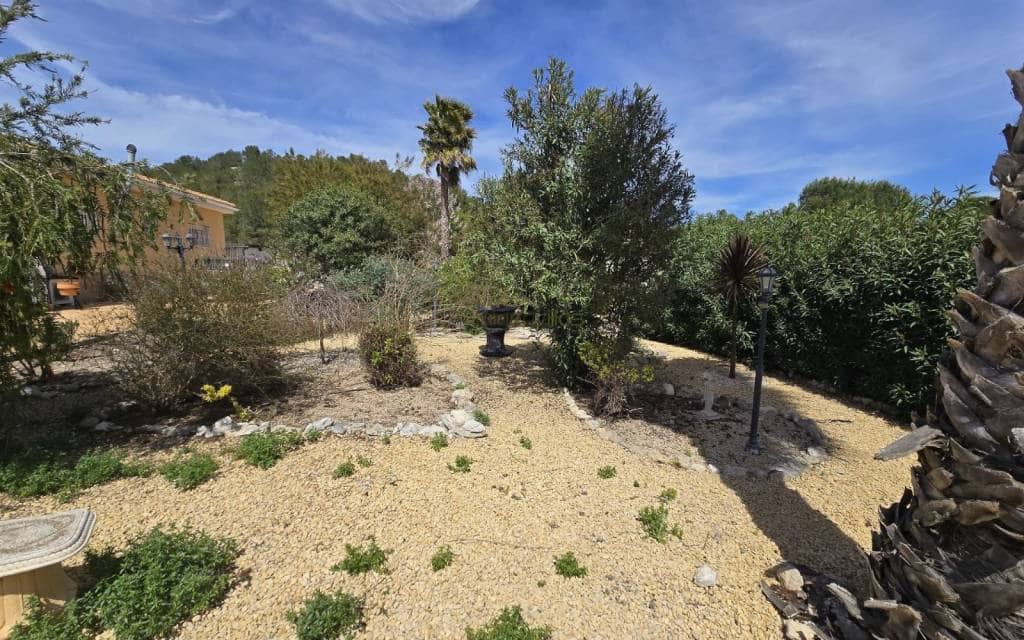 4 bedroom Villa for sale in Sax with pool garage - € 499,995 (Ref: 9465915)