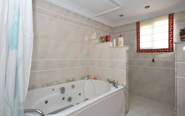 5 sypialnia Finka/Dom wiejski na sprzedaż w Orihuela z basenem garażem - 530 000 € (Ref: 9510104)