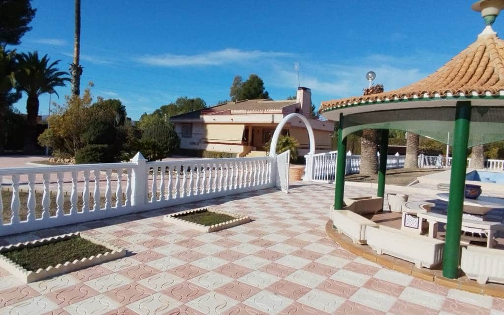 3 bedroom Villa for sale in Sax with pool garage - € 575,000 (Ref: 9516335)