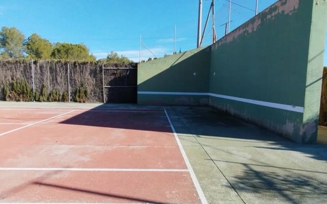 3 soveværelse Villa til salg i Sax med swimmingpool garage - € 575.000 (Ref: 9516335)